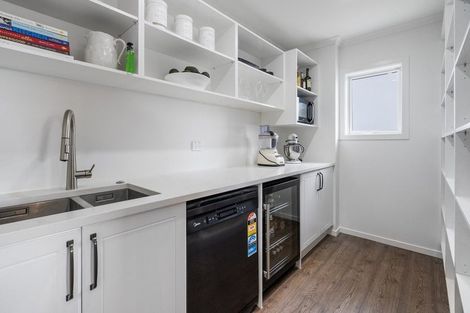 Photo of property in 61 Links View Drive, Omokoroa, 3114