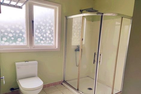 Photo of property in 2/5 Forrest Road, Milford, Auckland, 0620