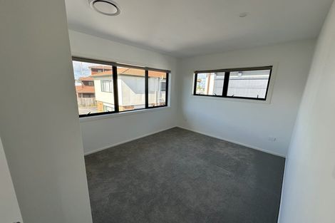 Photo of property in 216 Bucklands Road, Bucklands Beach, Auckland, 2012