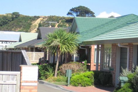 Photo of property in Miramar Villas, 9/6 Brussels Street, Miramar, Wellington, 6022