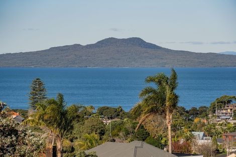 Photo of property in 23 Jellicoe Road, Murrays Bay, Auckland, 0630