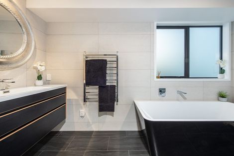 Photo of property in 36 Knights Road, Rothesay Bay, Auckland, 0630