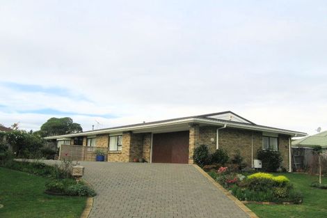 Photo of property in 10 Chilton Drive, Paraparaumu, 5032