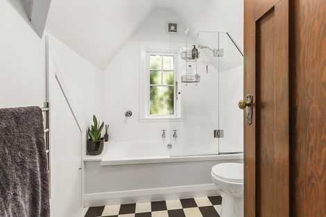 Photo of property in 161 Upland Road, Kelburn, Wellington, 6012