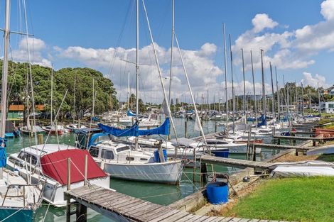 Photo of property in 2/76 Heathcote Road, Castor Bay, Auckland, 0620