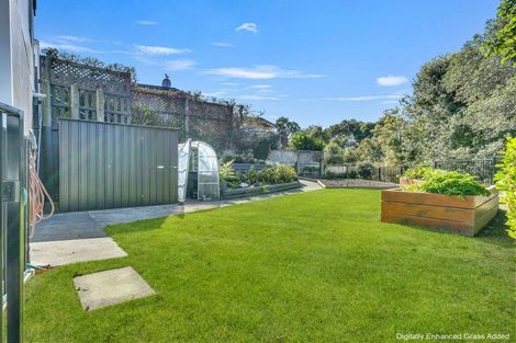 Photo of property in 37 Hikanui Drive, Havelock North, 4130