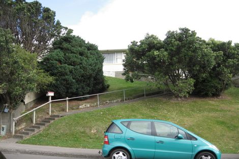 Photo of property in 89 Kenmore Street, Newlands, Wellington, 6037