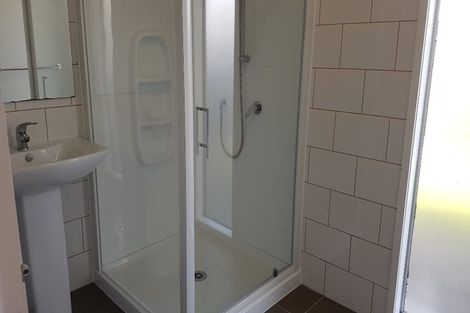 Photo of property in 2 Cypress Grove, Paraparaumu, 5032