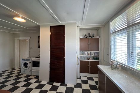 Photo of property in 7 Seddon Street, Dannevirke, 4930