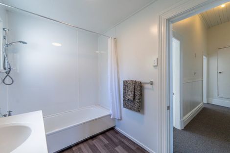 Photo of property in 16a-b Johnston Street, Gore, 9710
