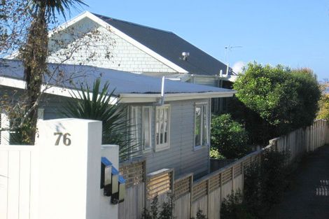 Photo of property in 1/76 Wiseley Road, West Harbour, Auckland, 0618