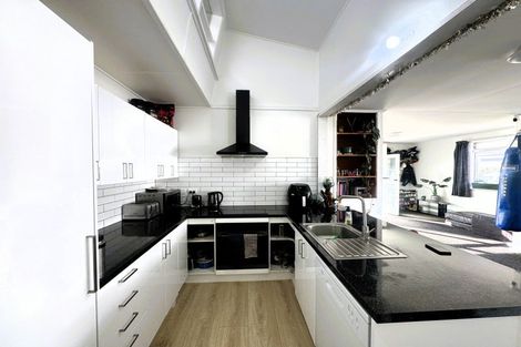 Photo of property in 16 Forth Street, Levin, 5510