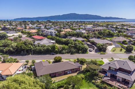 Photo of property in 60 The Drive, Paraparaumu Beach, Paraparaumu, 5032