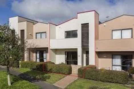 Photo of property in 18 Spalding Rise, Golflands, Auckland, 2013