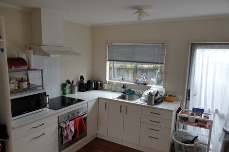 Photo of property in 18 Lisa Rise, Half Moon Bay, Auckland, 2012
