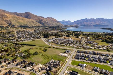Photo of property in 14 Deans Drive, Wanaka, 9305