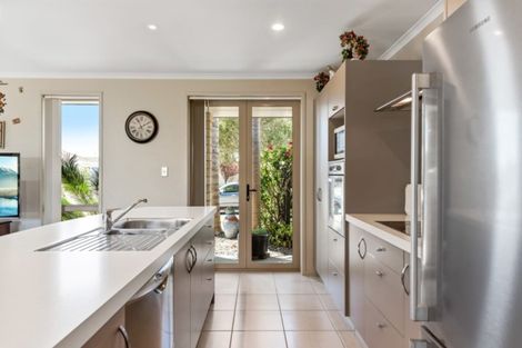 Photo of property in 94 Doncaster Drive, Papamoa Beach, Papamoa, 3118