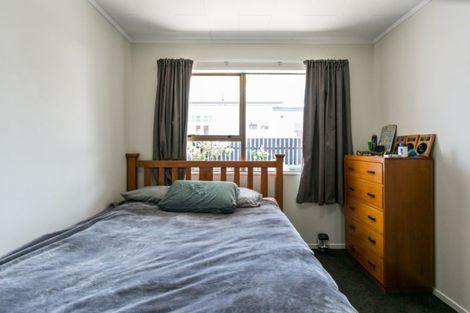Photo of property in 2/802 Victoria Street, Parkvale, Hastings, 4122