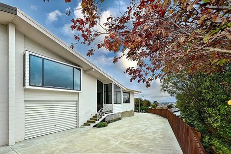 Photo of property in 2/11 Sulby Road, Cashmere, Christchurch, 8022