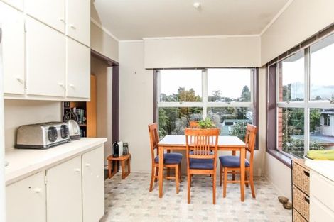 Photo of property in 2/51 Girrahween Drive, Totara Vale, Auckland, 0629