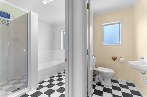 Photo of property in 12 Davies Road, Hurdon, New Plymouth, 4310