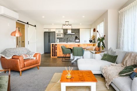 Photo of property in 1 Ivy Lane, Kelvin Grove, Palmerston North, 4414