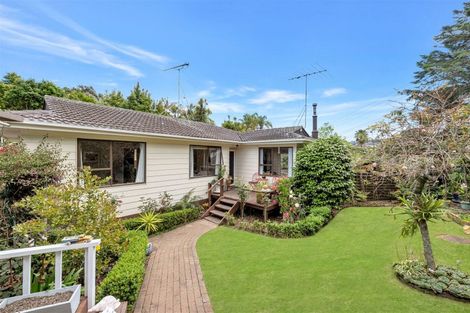 Photo of property in 88 Powrie Street, Glenfield, Auckland, 0629