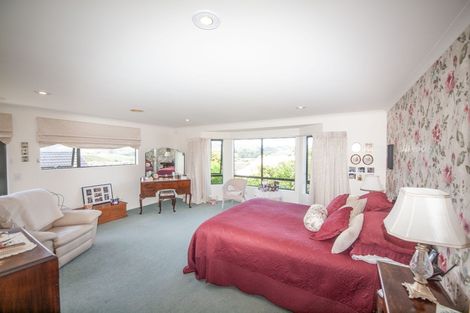 Photo of property in 6 Derry Hill, Churton Park, Wellington, 6037