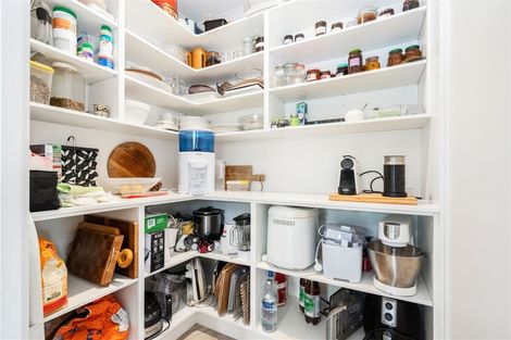 Photo of property in 6 Powhaitere Road, One Tree Point, 0118