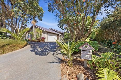 Photo of property in 72d Wairau Road, Oakura, 4314