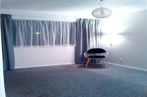 Photo of property in 11/171 Queens Drive, Lyall Bay, Wellington, 6022