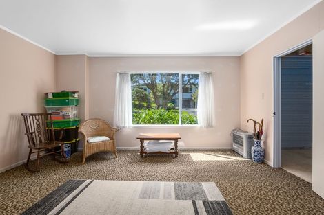 Photo of property in 1 Zande Terrace, Tawa, Wellington, 5028