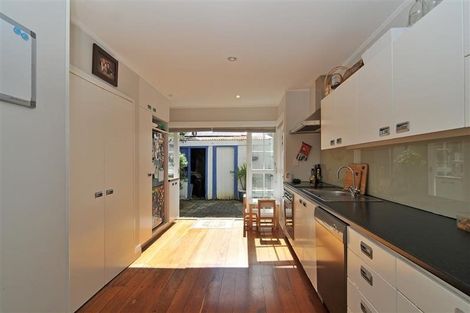 Photo of property in 27 Maida Vale Road, Roseneath, Wellington, 6011