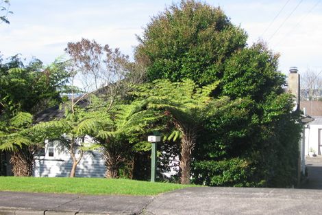 Photo of property in 3 Donovan Avenue, Massey, Auckland, 0614
