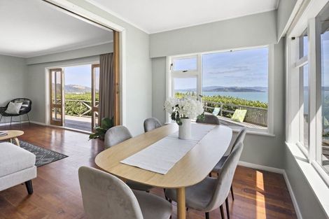 Photo of property in 39 Ferry Road, Days Bay, Lower Hutt, 5013