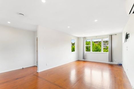 Photo of property in 39 Dundale Avenue, Blockhouse Bay, Auckland, 0600
