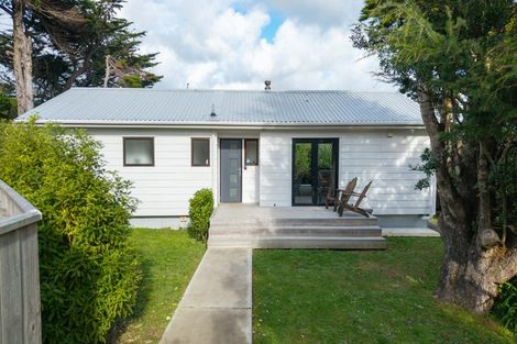 Photo of property in 21a Dorset Grove, Cannons Creek, Porirua, 5024