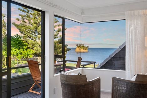 Photo of property in 2/946 Beach Road, Waiake, Auckland, 0630