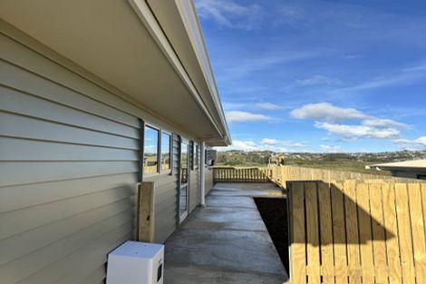 Photo of property in 70 Farnworth Terrace, Glenside, Wellington, 6037