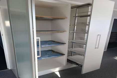 Photo of property in 43 Ruamahanga Crescent, Terrace End, Palmerston North, 4410