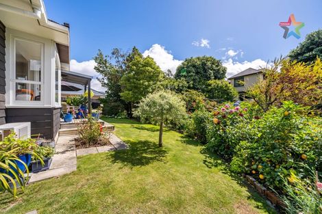 Photo of property in 28a Whites Line West, Woburn, Lower Hutt, 5010