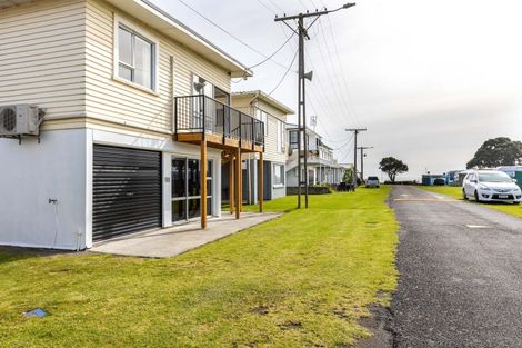 Photo of property in 100 Eighth Avenue, Urenui, 4377