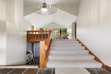 Photo of property in 25 Thatcher Crescent, Crofton Downs, Wellington, 6035