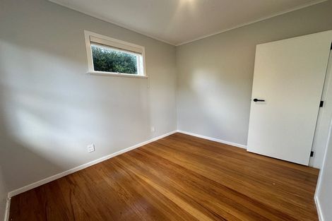 Photo of property in 28 Bert Wilson Place, Cockle Bay, Auckland, 2014