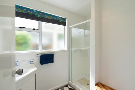 Photo of property in 9 Lesley Grove, Waikanae, 5036