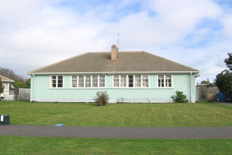 Photo of property in 32-34 Upham Terrace, Roslyn, Palmerston North, 4414