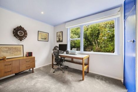 Photo of property in 22 Silverbirch Grove, Churton Park, Wellington, 6037