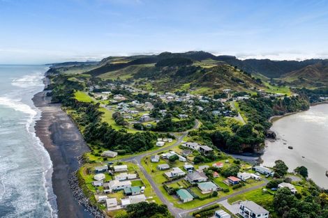 Photo of property in 6 Tokopapa Street, Mokau, 4376