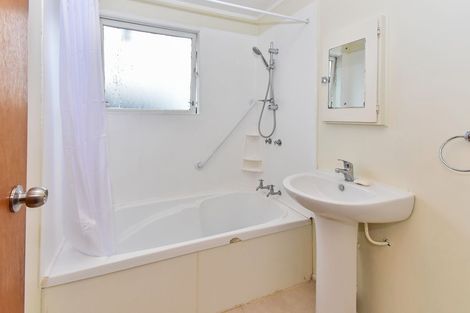 Photo of property in 7 Moncrieff Avenue, Clendon Park, Auckland, 2103