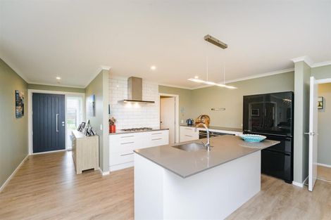 Photo of property in 19 George Street, Bulls, 4818